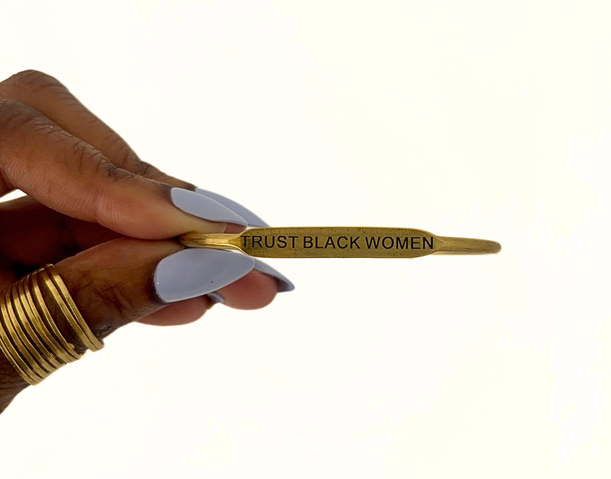 Bracelet en laiton « Faites confiance aux femmes noires »