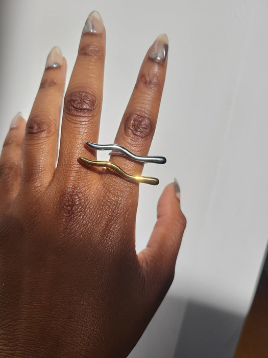 Wavy Baby Geometric Ring Set